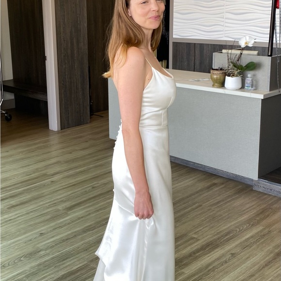 Like New Cleo Wedding Gown by Alexandra Grecco - Size 8 - Picture 7 of 11